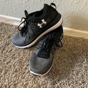 Under Armour Women’s Size 8 Tennis Shoes